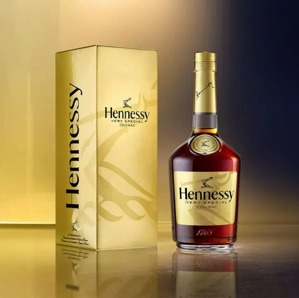 Hennessy Cognac , 40% , Limited Edition / Geschenkverpackung , 0,7 L, Gold